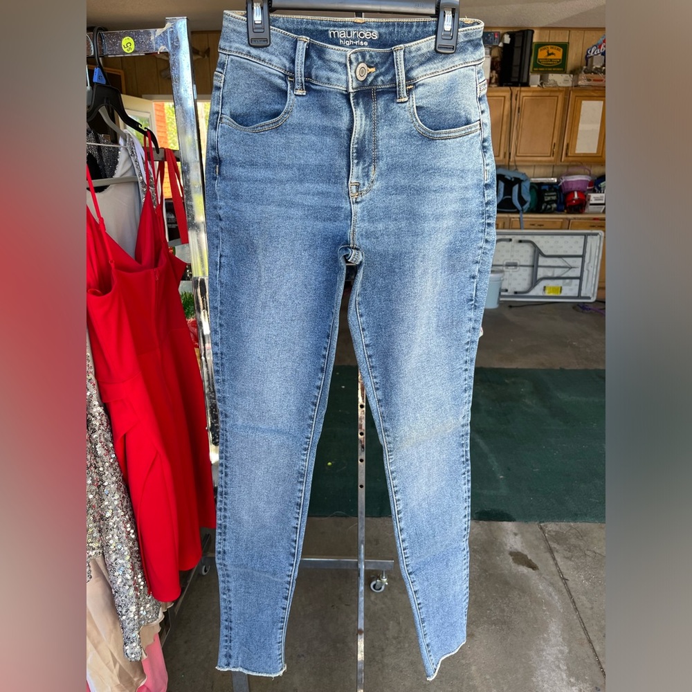 Maurices light wash jeans